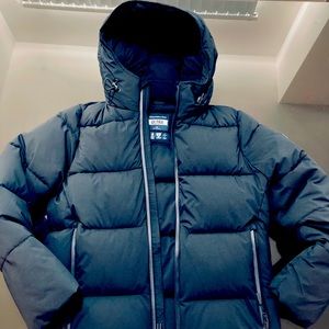 Wind resistant fabric water resistant